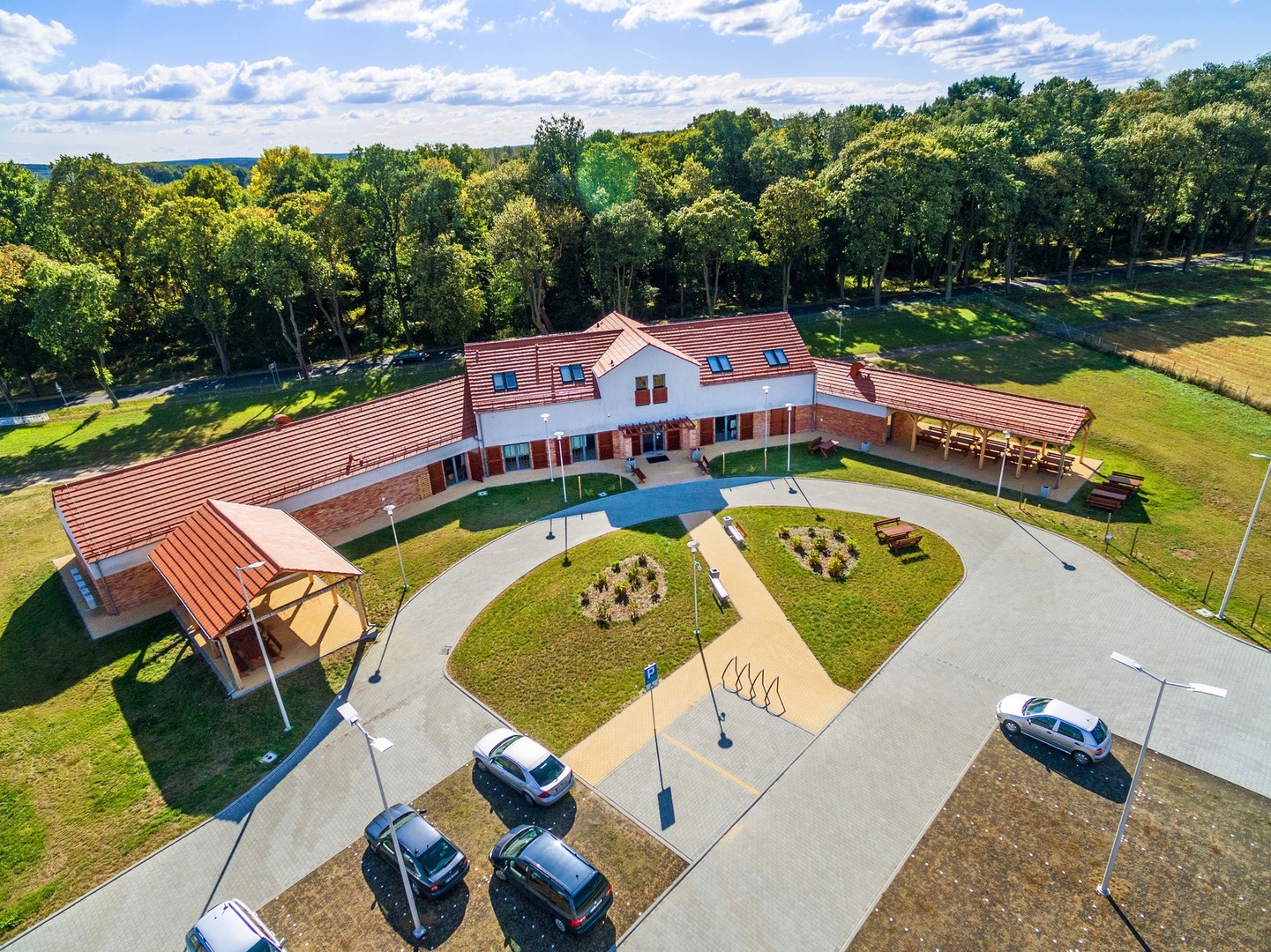 Lubuskie Centrum Winiarstwa [5600x4197]