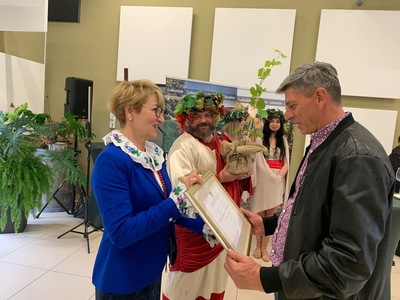 Marszałek Elżbieta Anna Polak, Bachus i Władysław Hiki