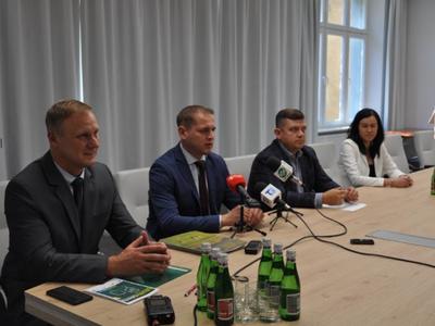 Wicemarszałek Łukasz Porycki i prezydent Jacek Wójcicki