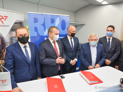 Uczestnicy konferencji prasowej.