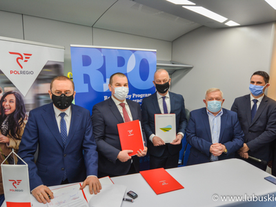 Uczestnicy konferencji prasowej.