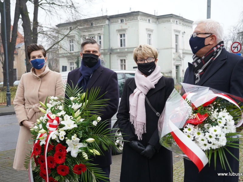 Uroczystości w hołdzie ofiarom i bohaterom stanu wojennego