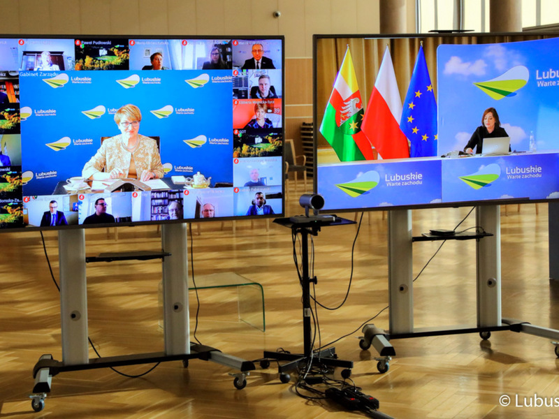 Powołanie Lubuskiego Forum Innowacji (LFI) to ważny krok do zwiększenia efektywności zarządzania innowacjami w naszym regionie. Inspirowanie, edukowanie, informowanie, zbieranie danych i sieciowanie są niezbędne dla prawidłowego procesu rozwoju innowacji w naszym regionie.