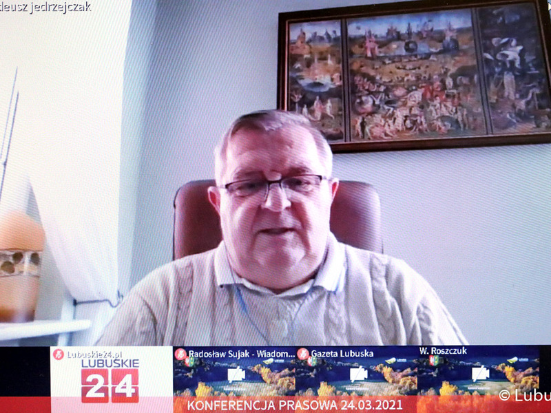 Konferencja prasowa dot. budowy ścieżki rowerowej Zielona Góra - Marzęcin - NIedoradz - Otyń oraz zakupu działki w Nowym Kisielinie. Na zdjęciu członek zarządu Tadeusz Jędrzejczak.