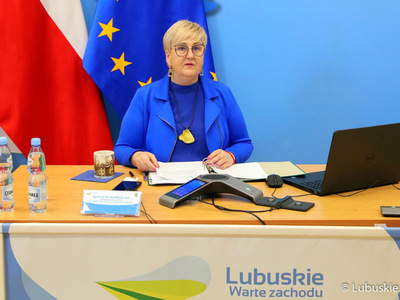 XXXI Zwyczajna Sesja Sejmiku Województwa Lubuskiego w trybie online. Na zdjęciu przewodnicząca Sejmiku Wioleta Haręźlak.