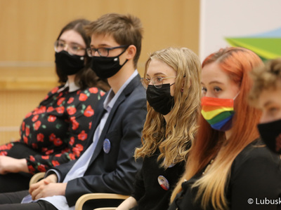 Uczestnicy debaty pn. Przyszłość Europy. Z młodymi dla młodych.