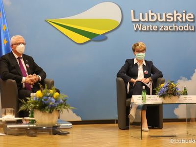 Uczestnicy debaty pn. Przyszłość Europy. Z młodymi dla młodych.