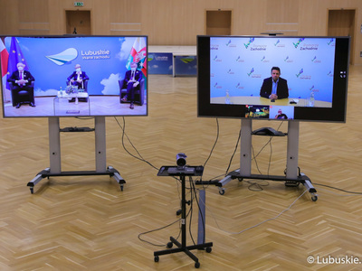 Uczestnicy debaty pn. Przyszłość Europy. Z młodymi dla młodych.