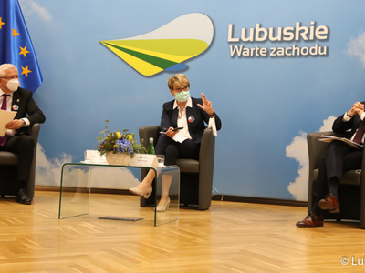 Uczestnicy debaty pn. Przyszłość Europy. Z młodymi dla młodych. 
