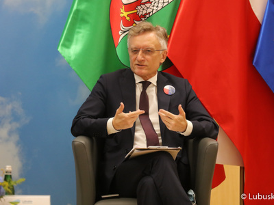 Uczestnicy debaty pn. Przyszłość Europy. Z młodymi dla młodych.