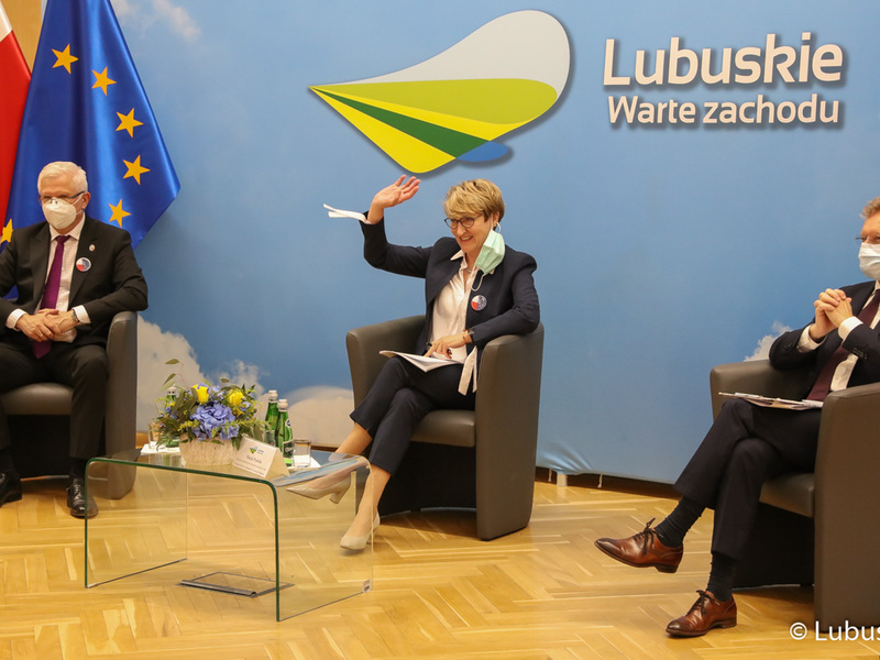 Uczestnicy debaty pn. Przyszłość Europy. Z młodymi dla młodych.