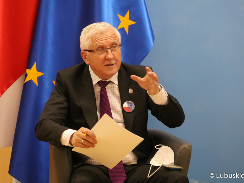 Uczestnicy debaty pn. Przyszłość Europy. Z młodymi dla młodych.