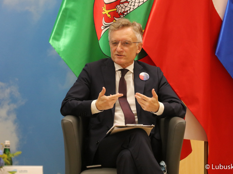 Uczestnicy debaty pn. Przyszłość Europy. Z młodymi dla młodych.