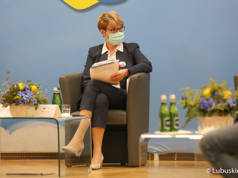 Uczestnicy debaty pn. Przyszłość Europy. Z młodymi dla młodych.