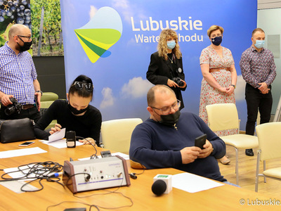 Konferencja prasowa dotycząca akcji „Wspieraj lubuskich producentów, kupuj lokalnie”.