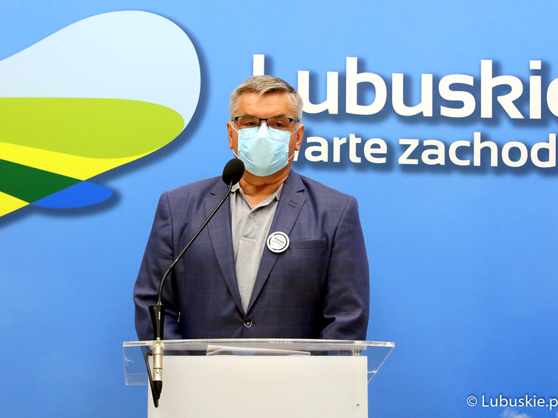 Konferencja prasowa dotycząca akcji „Wspieraj lubuskich producentów, kupuj lokalnie”. Na zdjęciu Czesław Towpik – Gospodarstwo Rolne Państwa Towpik.