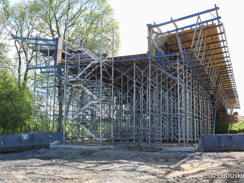Budowa mostu na Odrze w Milsku. Inwestycja warta ok. 80 mln zł ma być gotowa w połowie 2022 r.