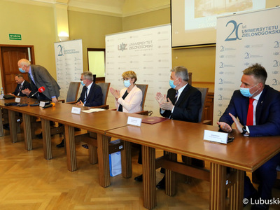 Konferencja prasowa z okazji 20-lecia Uniwersytetu Zielonogórskiego, z udziałem Marszałek Województwa Lubuskiego, Elżbiety Anny Polak.