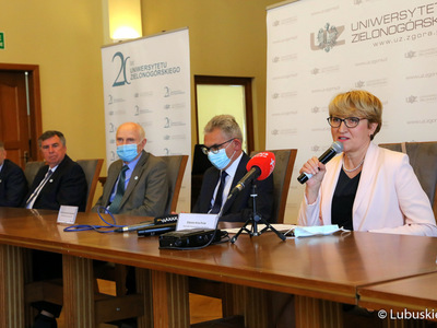 Konferencja prasowa z okazji 20-lecia Uniwersytetu Zielonogórskiego, z udziałem Marszałek Województwa Lubuskiego, Elżbiety Anny Polak.