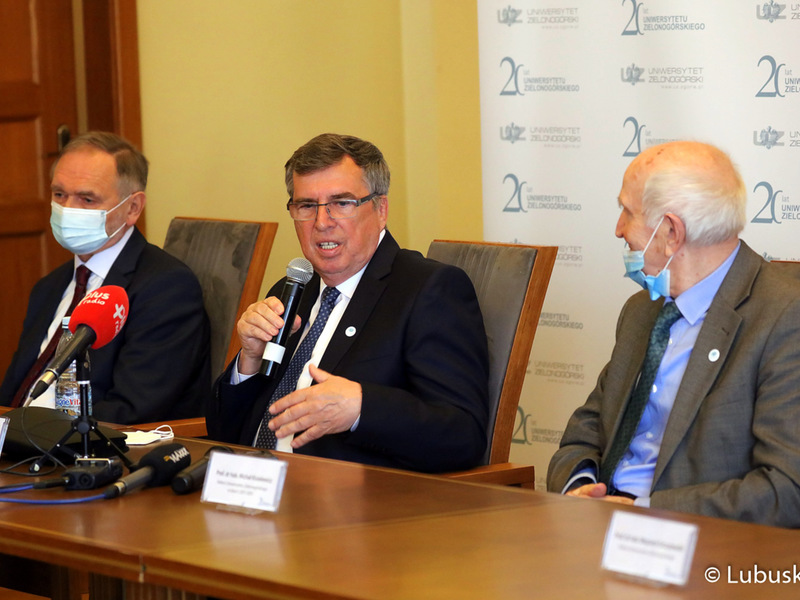 Konferencja prasowa z okazji 20-lecia Uniwersytetu Zielonogórskiego, z udziałem Marszałek Województwa Lubuskiego, Elżbiety Anny Polak.