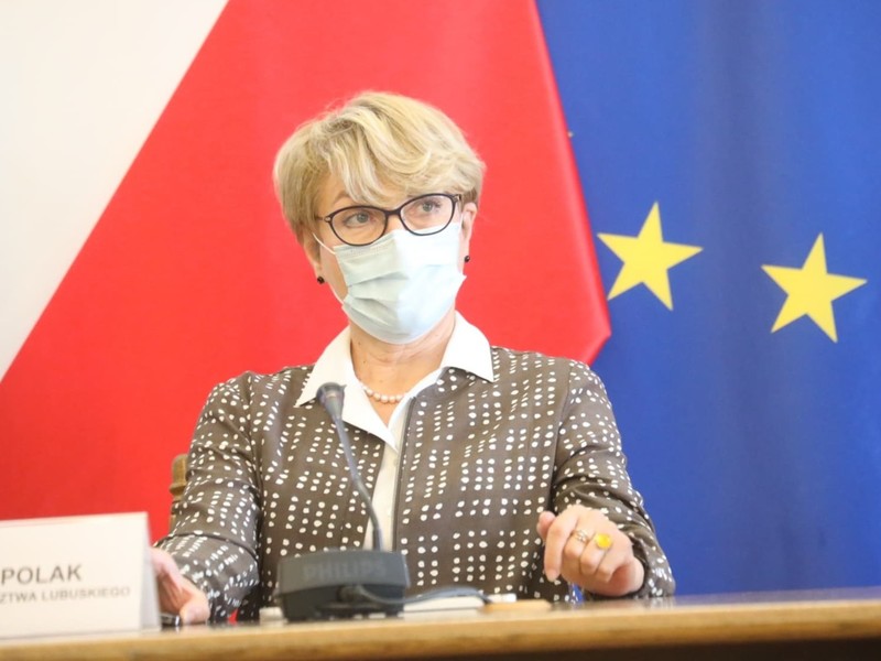 W budynku Sejmu RP odbyła się debata „Kobiety w samorządzie”, w której udział wzięły m.in. posłanki: Katarzyna Osos i Zofia Czernow, marszałek Elżbieta Anna Polak, radna wojewódzka Anna Synowiec oraz wicestarosta Powiatu Żagańskiego, Anna Michalczuk.