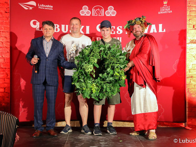 W piwnicy winiarskiej Ernesta Mühle w Parku Sowińskiego w Zielonej Górze oficjalnie otwarto Lubuski Festiwal Piwnic i Winnic. 