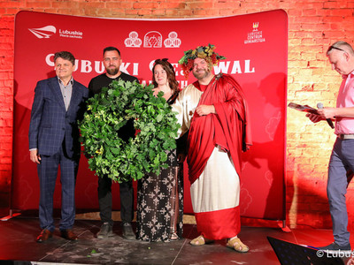 W piwnicy winiarskiej Ernesta Mühle w Parku Sowińskiego w Zielonej Górze oficjalnie otwarto Lubuski Festiwal Piwnic i Winnic. 
