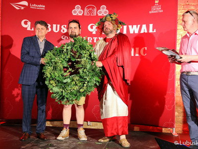 W piwnicy winiarskiej Ernesta Mühle w Parku Sowińskiego w Zielonej Górze oficjalnie otwarto Lubuski Festiwal Piwnic i Winnic. 