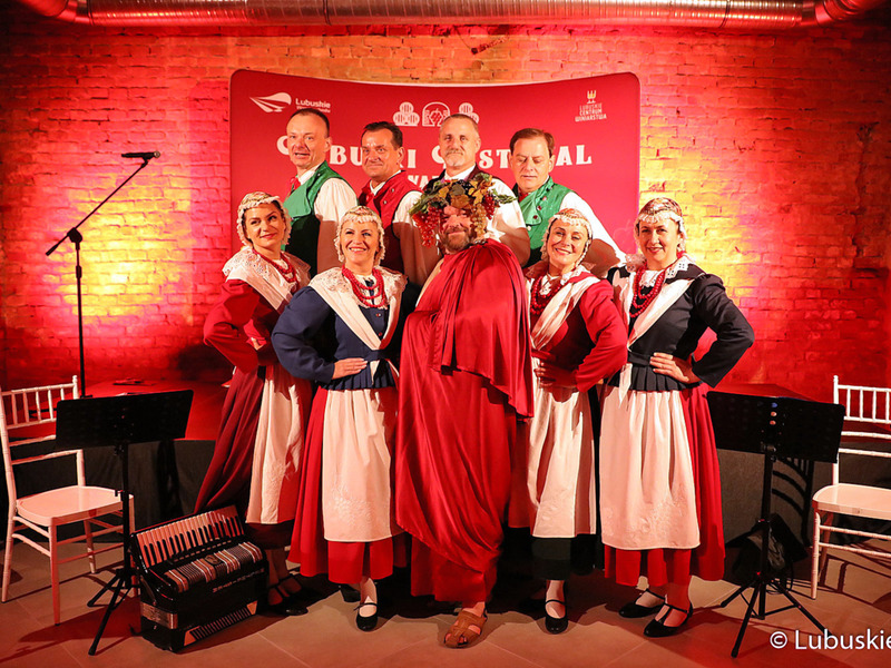 W piwnicy winiarskiej Ernesta Mühle w Parku Sowińskiego w Zielonej Górze oficjalnie otwarto Lubuski Festiwal Piwnic i Winnic.