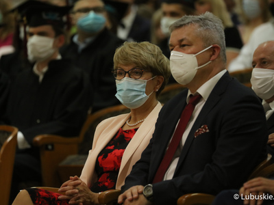 Gala absolutoryjna pierwszego rocznika kierunku lekarskiego Wydziału Lekarskiego i Nauk o Zdrowiu Collegium Medicum Uniwersytetu Zielonogórskiego. W uroczystości uczestniczyła Marszałek Województwa Lubuskiego, Elżbieta Anna Polak.