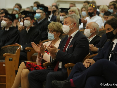 Gala absolutoryjna pierwszego rocznika kierunku lekarskiego Wydziału Lekarskiego i Nauk o Zdrowiu Collegium Medicum Uniwersytetu Zielonogórskiego. W uroczystości uczestniczyła Marszałek Województwa Lubuskiego, Elżbieta Anna Polak.