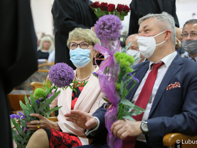 Gala absolutoryjna pierwszego rocznika kierunku lekarskiego Wydziału Lekarskiego i Nauk o Zdrowiu Collegium Medicum Uniwersytetu Zielonogórskiego. W uroczystości uczestniczyła Marszałek Województwa Lubuskiego, Elżbieta Anna Polak.