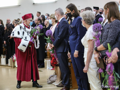 Gala absolutoryjna pierwszego rocznika kierunku lekarskiego Wydziału Lekarskiego i Nauk o Zdrowiu Collegium Medicum Uniwersytetu Zielonogórskiego. W uroczystości uczestniczyła Marszałek Województwa Lubuskiego, Elżbieta Anna Polak.
