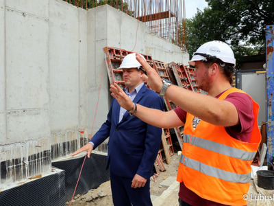 Modernizacja i rozbudowa Lubuskiego Teatru w Zielonej Górze. We wtorek (20 lipca) inwestycję odwiedził wicemarszałek Łukasz Porycki. 