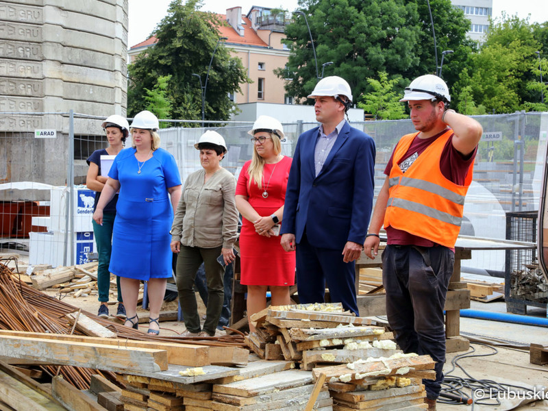 Modernizacja i rozbudowa Lubuskiego Teatru w Zielonej Górze. We wtorek (20 lipca) inwestycję odwiedził wicemarszałek Łukasz Porycki.