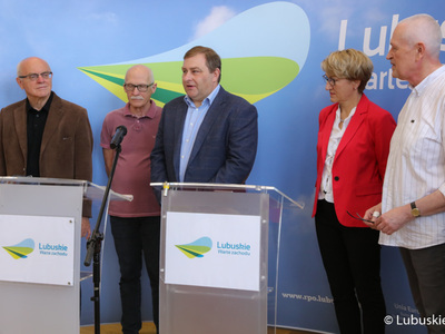 Konferencja prasowa "Festiwale filmowe i muzyczne lubuską marką", podczas której podpisano umowy na dofinansowanie festiwali: Muzyka w Raju oraz Lubuskie Lato Filmowe. 