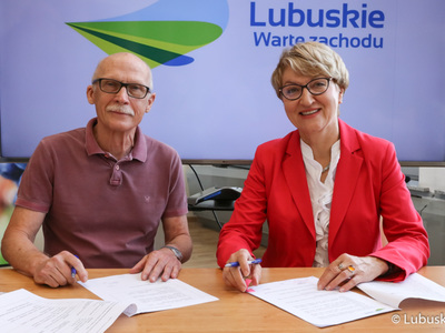 Konferencja prasowa "Festiwale filmowe i muzyczne lubuską marką", podczas której podpisano umowy na dofinansowanie festiwali: Muzyka w Raju oraz Lubuskie Lato Filmowe. 