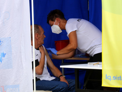 Podczas Lubuskiego Pikniku Zdrowia w Świebodzinie można było się zaszczepić przeciwko COVID-19