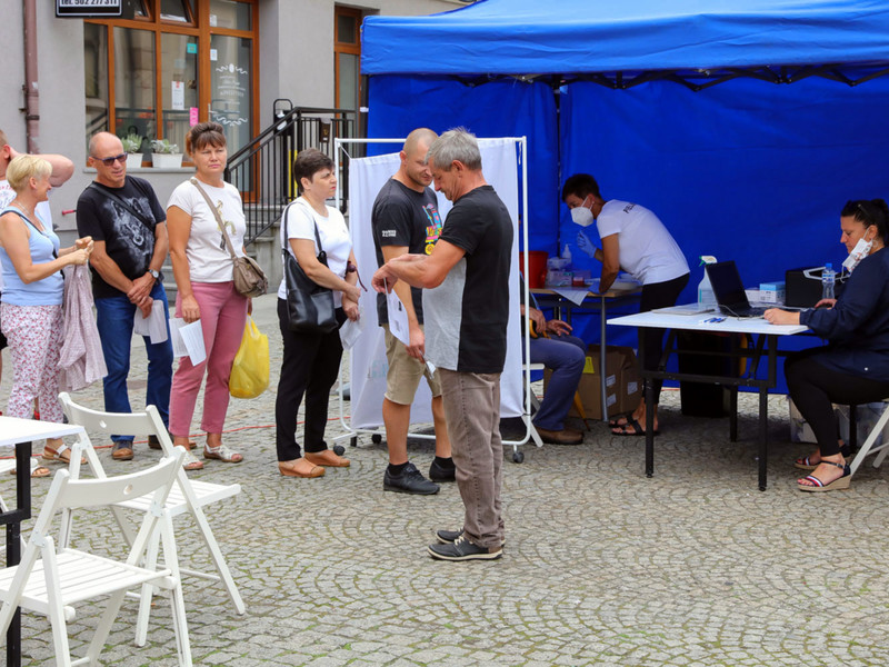Podczas Lubuskiego Pikniku Zdrowia w Świebodzinie można było się zaszczepić przeciwko COVID-19