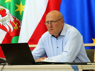 Przewodniczący Sejmiku Województwa Lubuskiego, Wacław Maciuszonek podczas lipcowej, XXXIV Sesji Sejmiku Województwa Lubuskiego 