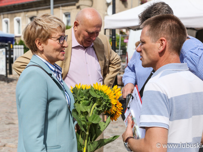 Elżbieta Anna Polak, Mirosław Motyka, Wacław Maciuszonek podczas zwiedzania