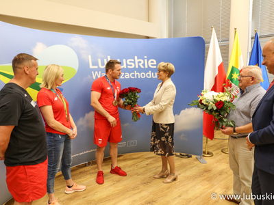 Elżbieta Anna Polak z Olimpijczykami