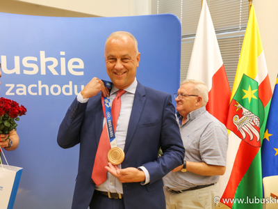 M. Jabłoński z medalem
