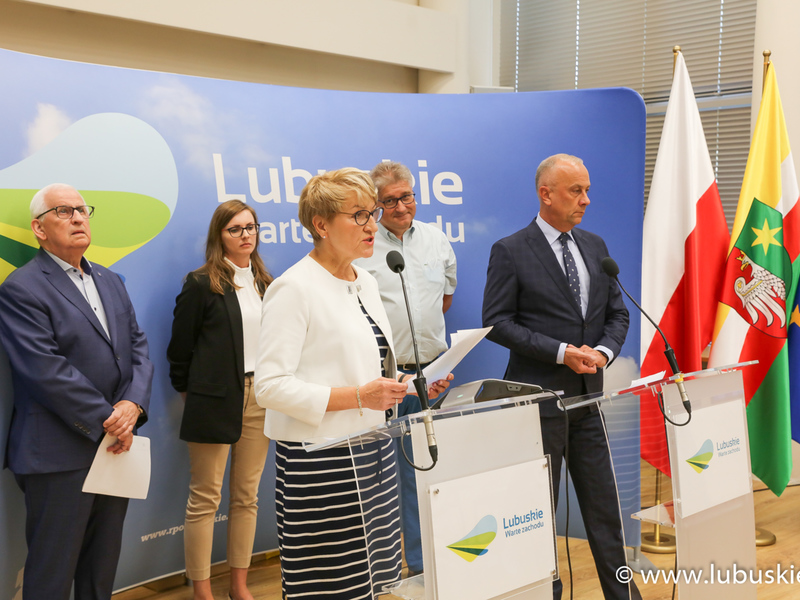 Elżbieta Anna Polak na konferencji prasowej wraz z organizacjami zrzeszającymi przedsiębiorców