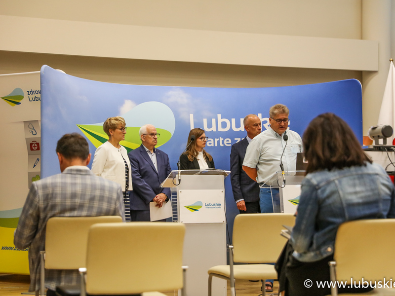 kadr z konferencji prasowej