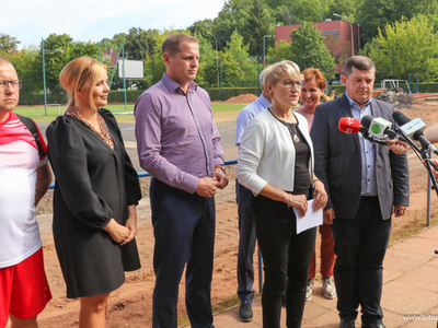 Przemawia Elżbieta Anna Polak