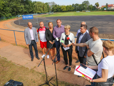 Przemawia Elżbieta Anna Polak