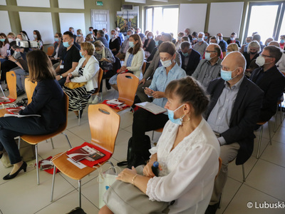 Konferencja pn. Znajdź swoją szansę z Interregiem w Lubuskim Centrum Winiarstwa w Zaborze.