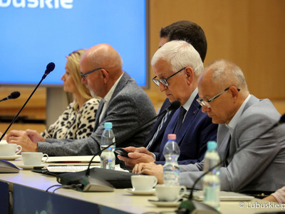 Lubuskie Forum Innowacji w Zielonej Górze. Na zdjęciu uczestnicy spotkania. 