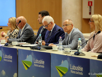Lubuskie Forum Innowacji w Zielonej Górze. Na zdjęciu uczestnicy spotkania. 